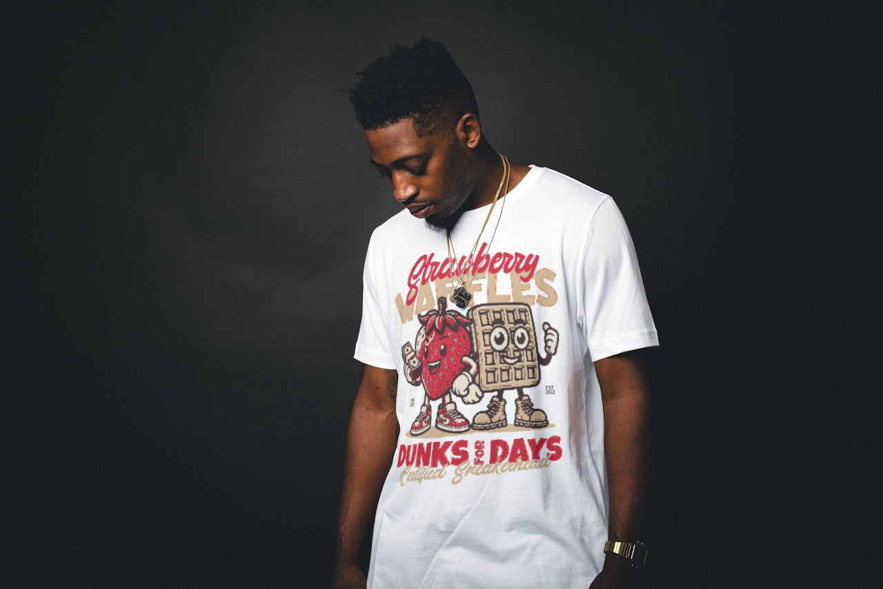 Man wearing sneaker matching tee